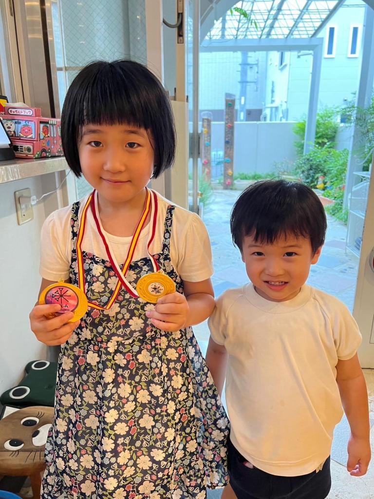 HONOKA IZSUMI de 5 años GANADORA DEL ACCESIT LINK THE CHILDREN