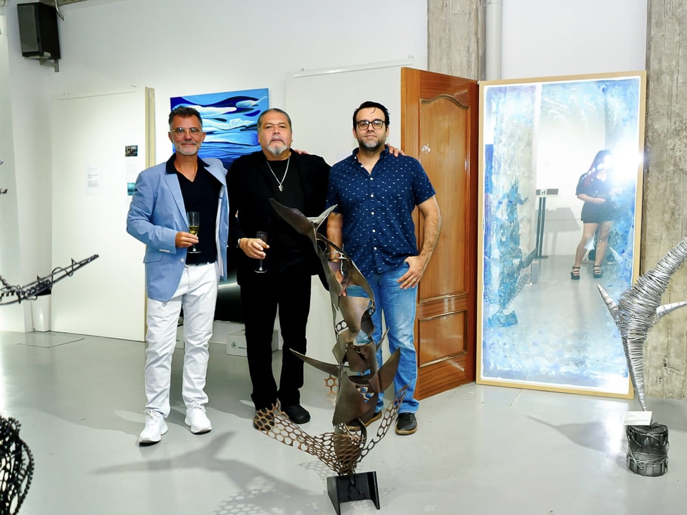 2 + 2 ESCULTORES CONTEMPORÁNEOS PRESENTA AN-A FUNDACIÓN ” EN PIE “